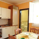 Greso * Кустоначи